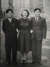 Zdenka Koláriková poznala kórejských študentov, ktorí boli spolužiaci jej manžela na Univerzite Karlovej počas Kórejskej vojny