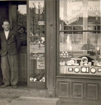 Kuttler the watchmaker in Libavá, before the Second World War