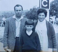 Stanislav Stojaspal with his parents Stanislav and Marie