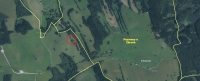 V červeném kroužku místo, kde došlo k vraždě rodiny Krusche v osadě Štolnava. Aktuální letecká mapa