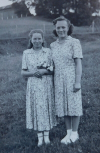 Anna Matysova (Krskova) on the right