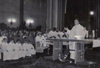 The first blessing of František Kunetka in the Church of Saint Maurice in Olomouc, 23. 6. 1974