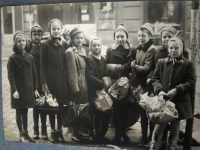 školská fotografia z konca druhej svetovej vojny 