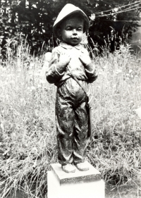 Last soldier in the world, 110 cm tall (1973)