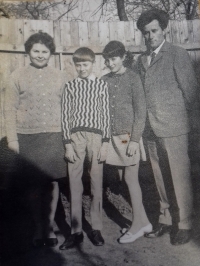 Rodina pamětníka, cca 1966