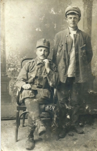 Tatínek za 1. války - vpravo
