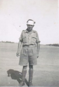 Otec pamětníka Rudolf Taussig za války v poušti, rok 1942
