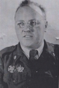 V československé uniformě s vyznamenáními, 1945