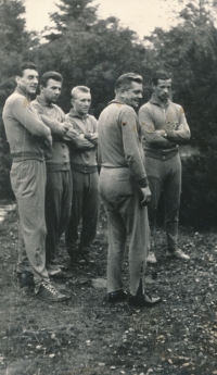 The training camp in Houška near Stará Boleslav, from the left: Kvašňák, Kouba, Jelínek, Vytlačil, Buberník; before the match with Austria after the 1962 World Cup