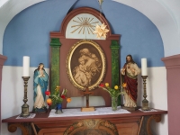 Oltář z obnovené kapličky v Liščí