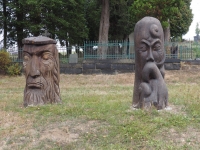 Dřevěné sochy v Lipové