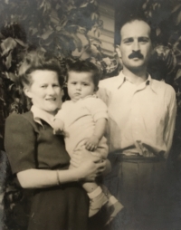 Štefan Katona with his parents