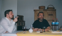 Se švagrem J. Kulhavým v bytě v Rokycanech (roku 1999)