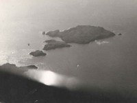 Přilehlý „Ostrov pokladů“ z pilotní kabiny
