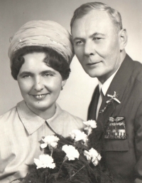 Svatební foto novomanželů Blanky a Jana Irvingových ze dne 30. 1. 1970
