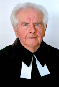 Michal Hudák ako evanjelický farár na dôchodku.