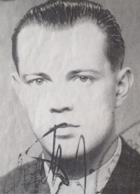 Parašutista Jiří Potůček (toho skrývala rodina Burdychova)