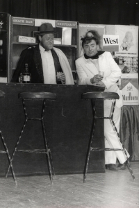 The Beggar's Opera, performed by the theatre group Lužany, 1988 (Oldřich Váca on the left)