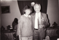 S otcem gen. pl. Miloslavem Adamcem (pracoval u pohraničníků), na svatbě bratra 
