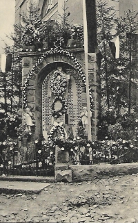 Památník padlých z 1. světové války, Újezd u kostela. 