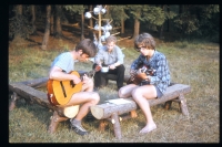 Jiří Zajíc (s kytarou vlevo) na táboře v Nedrahovicích, cca 1971-72