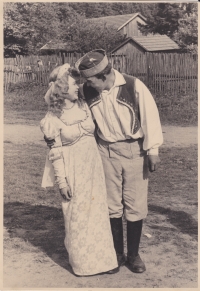 Libuše Trpišovská and František Lhoťan in a theatre play of the Princess Dandelion