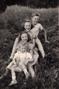 Jan Kreysa with his siblings