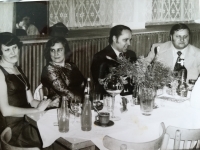 Foto Stužková slávnosť 
Z ľavej strany Jarmila Krátka, Gabriela Hajnovičová, Ján Hajnovič, Ján Kmeť.