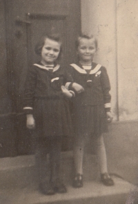 Kristina Balcarová (on the left) in 1941