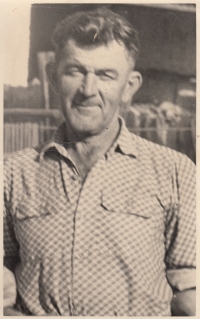 Otec Jan Liška po návratu z vězení (z fotografie je patrné, že ve vězení přišel o chrup)