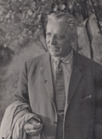 Otec Jaroslav Hlubůček, 1955
