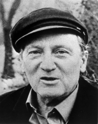 Sergej Machonin (*1918) was born in Moscow. Apart from his translation work he was also a literary and theatre critic.