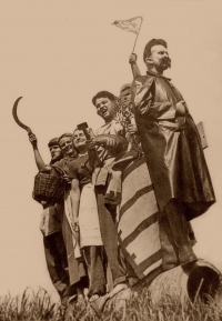 Živá socha "Stalinův pomník", Česká Bělá (1955)
