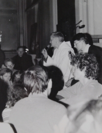 Světluše Košíčková at Taizé gathering in Katowice, Poland, in 1981; Brother Roger addressing the pilgrims 