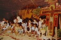 Světluše Košíčková na setkání Taizé v indickém Madrasu v roce 1986, na fotografii je bratr Roger