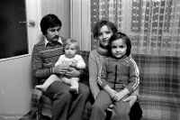 Wladyslaw Frasyniuk with wife Krystyna and daughters Joanna and Dominika.