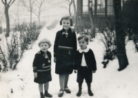 Hana Truncová with her sister Margita and cousin Antonín in 1934