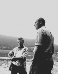 Jiří Fráňa with his father Milan in 1960 after he was released from prison 