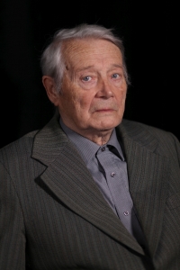 Profesor Bohumil Nuska při natáčení