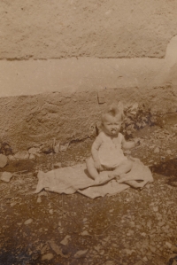 Bohumila Jindrová, když jí byl jeden rok (1936)