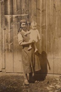Little Bohumila Jindrová with her mum