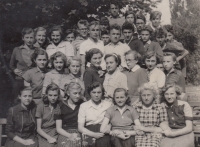 Fotografie z měšťanské školy v tehdejším Gottwaldově, 1949-1950