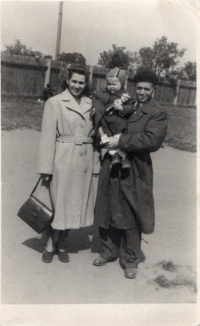 Marie Martinková s rodiči
