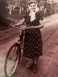 Neonila Hryhorivna Klymjuk, 1958