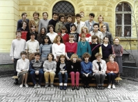 Botičská secondary grammar school (MK in the third row, the first one from the left), 1987