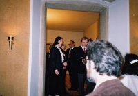 Hana Junová uvádí Václava Havla, Světový kongres rodinné terapie, 1991