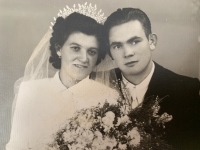 Svadobná fotografia – Július Kusý a Elena, rod. Pšenáková 