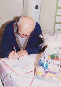 Vojtech Bunda počas osláv svojich 90. narodenín 
