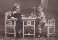Edith a Rudolf Fischovi na snímku z dětských let