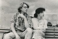 Výlet za Ivanem M. Jirousem 16. 7. 1986, Terezie Hradilková s Jáchymem Topolem